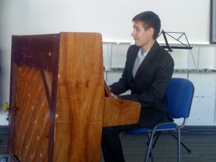 2.Első nap. Ecseri ...A Kecskeméti Kodály Z. Ének-zenei Ált. Isk., Gimn., Szakközépisk. és Alapf. Művészeti Iskola Csapata. B.T