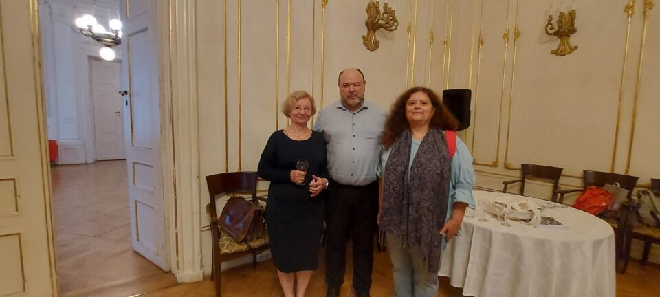 379631745_298439716136729_85395640503613081_n